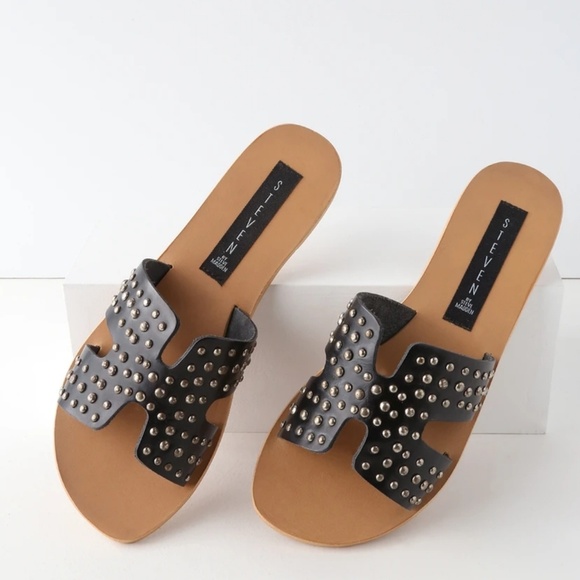 Edgy Chic Steve Madden Slides - Picture 4 of 4